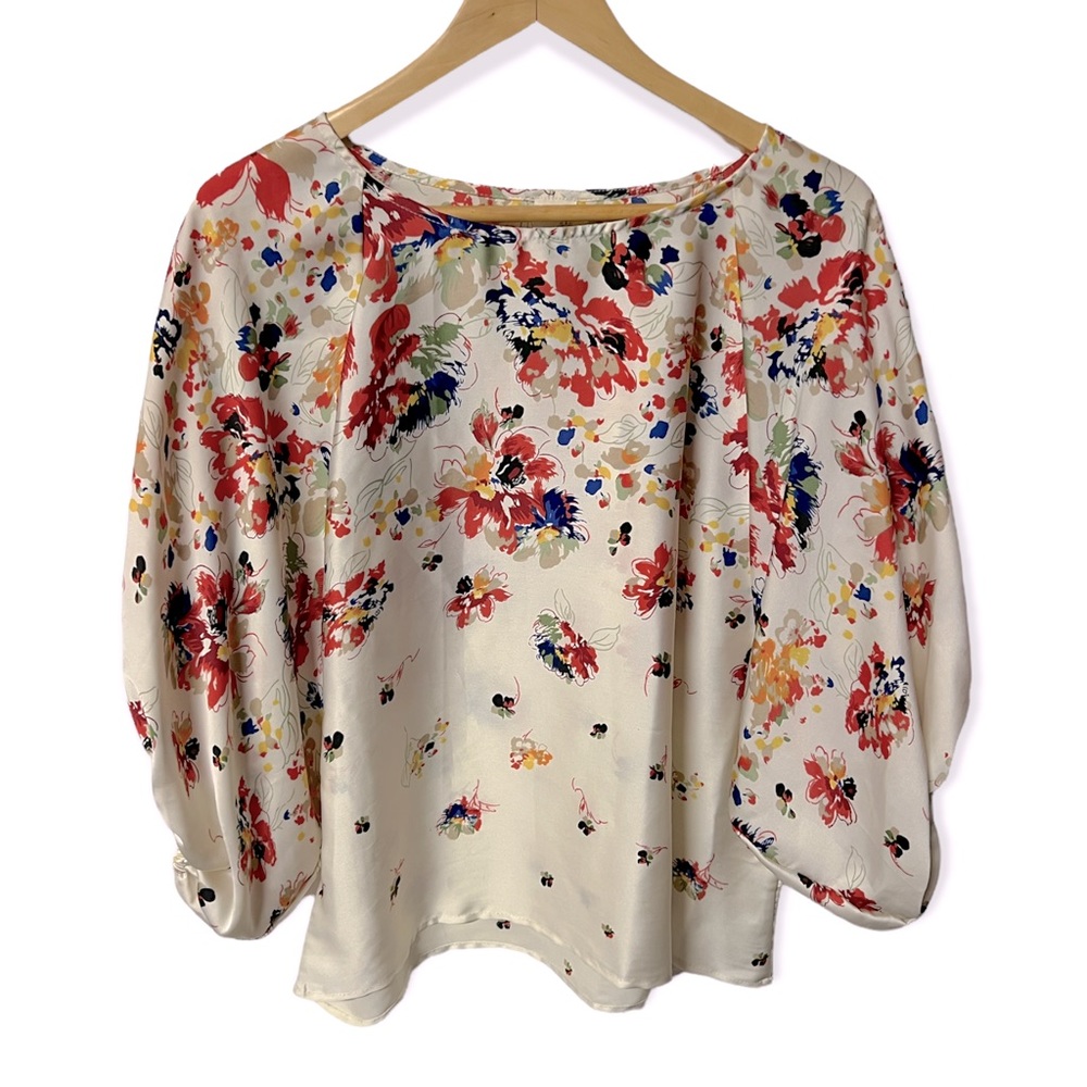Francesca's pretty satiny floral flowy balloon sleeve top #3B